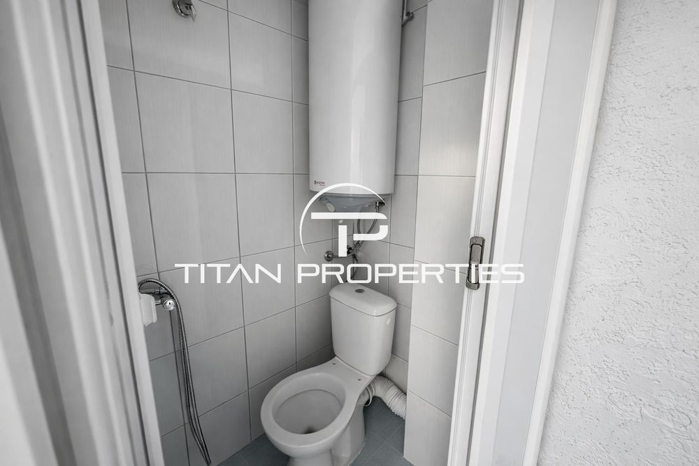 Офис, под наем, Левски