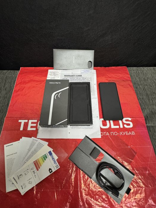 512GB Samsung Z Flip 7 FE Technopolis Гаранция 2028г. Black