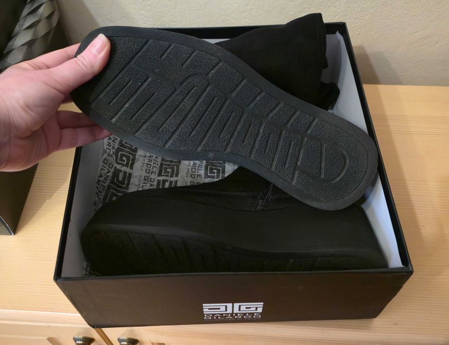 Дамски ботуши/чизми на стабилна и удобна платформа от естествен велур