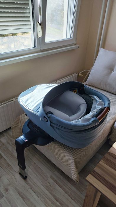 Maxi-Cosi База, Кош, и Столче за кола