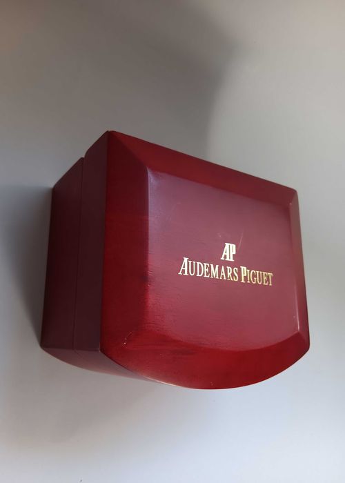 cutie pentru ceas Audemars Piguet ,AP , Originala