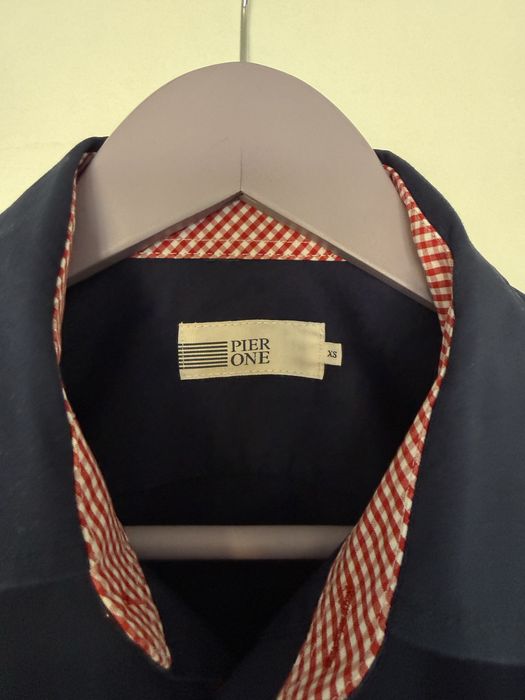 Camasa blaumarin cu nasturi rosii