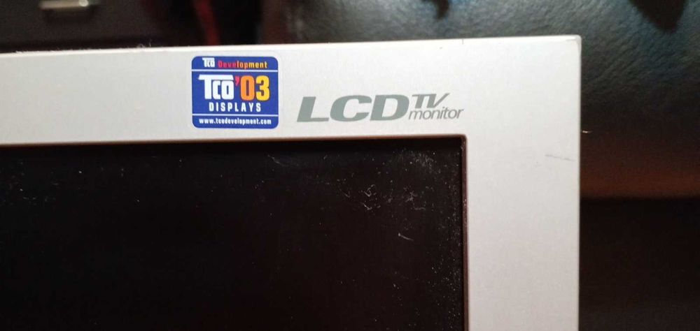Продавам монитор 19" Samsung