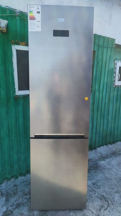 Холодильник двухкамерный Беко ноуфрост