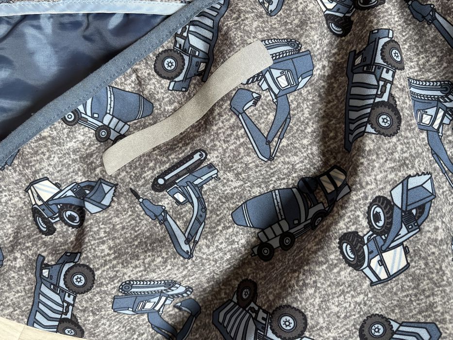 Дождевик фирмы H&M, куртка