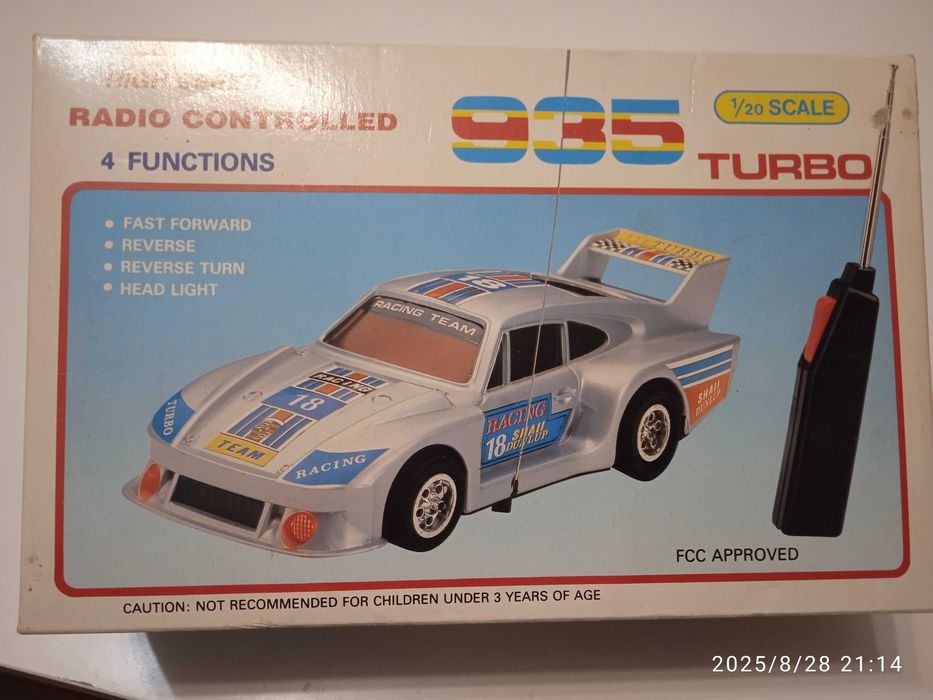 Стари колички и 2 бр. камиончета. Porsche 935 turbo Radio- controlled, 1:20, работи