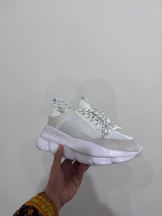 Versace chain reaction