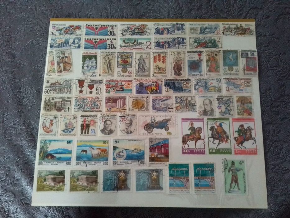 540 броя пощенски марки