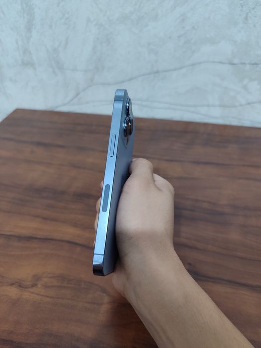 Iphone 13 pro. Blue