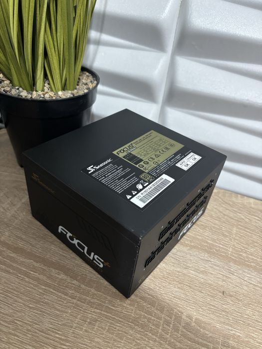 Геймърски компютър Ryzen 5 5600/RX6600/16 Ram/512 ssd/650W GOLD