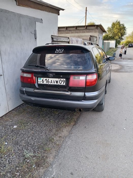 Тайота калдина продам