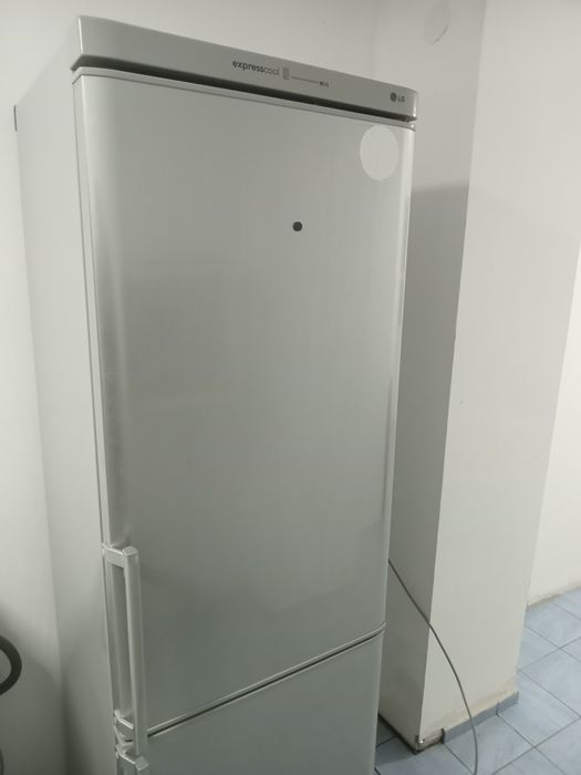 Продам холодильник