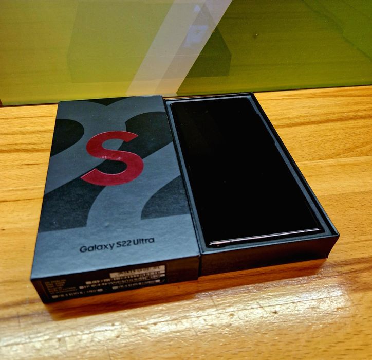 Samsung Galaxy S22Ultra 12/256GB.