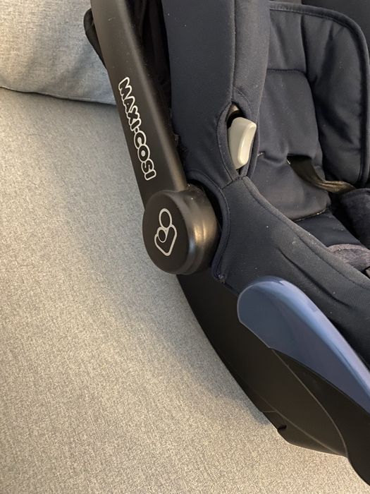 Макси коси столче