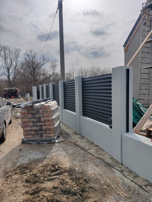 Construim garduri si porti din panouri stil jaluzele, sipca metalica, tabla cutata, BCA