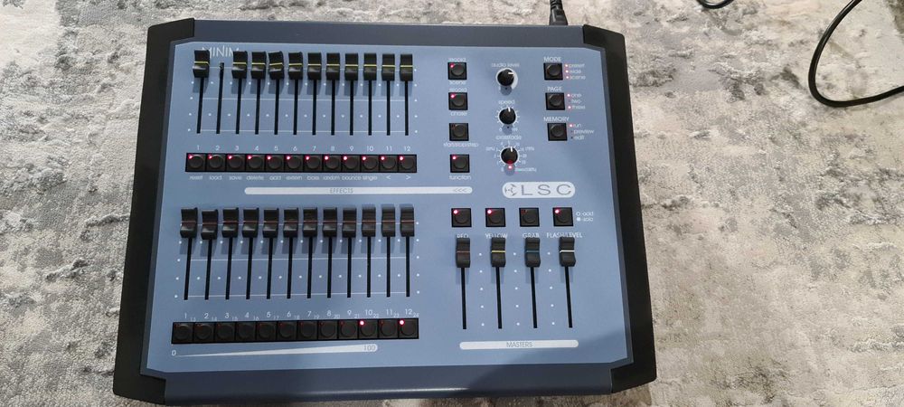 Mixer, controller lumini LSC MINIM 12/24 canale
