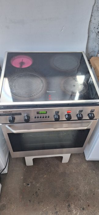 Фурна за вграждане Miele