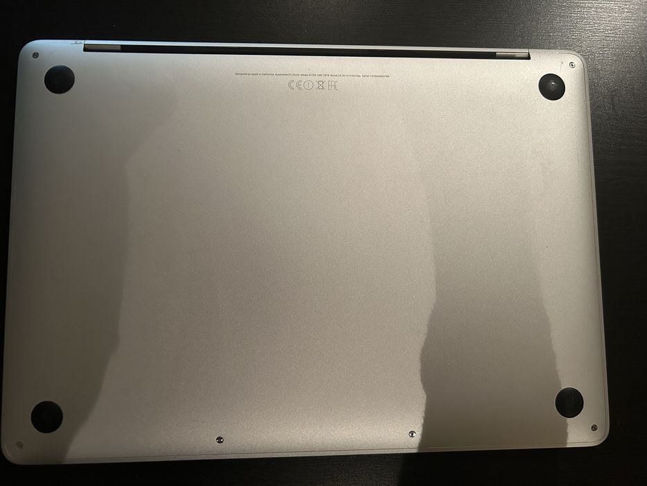 Macbook Pro 13" A1708 i5 8 GB RAM 128 GB SSD 269 cicluri