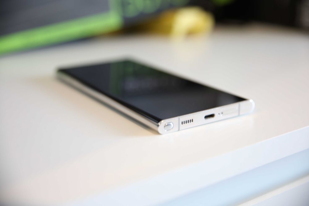 Samsung Galaxy S22 Ultra 5G Dual Sim + eSim - 256GB - 12 GB RAM - Phantom White