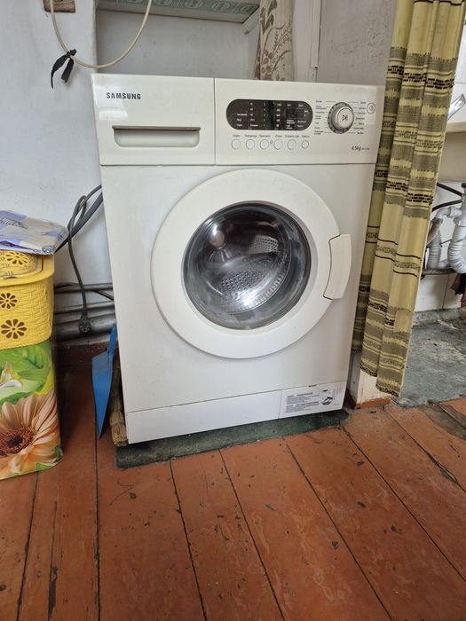 Стиральная машина Самсунг.