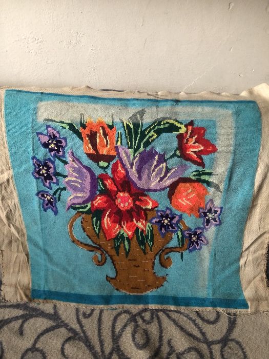 Carpete cusute la mâna