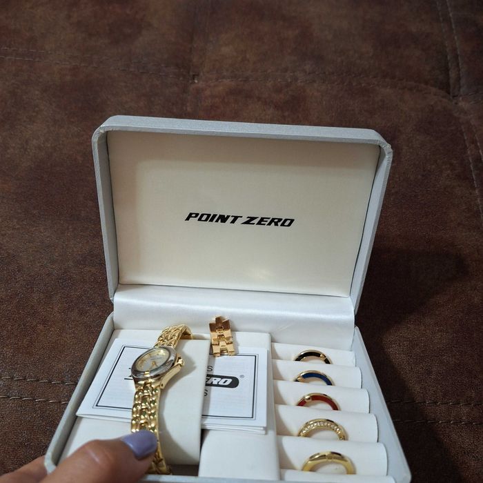 Часовник point zero