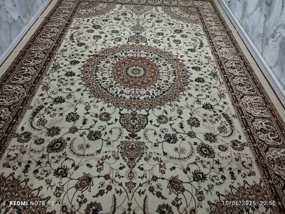 Gilam sotiladi. Qolin.