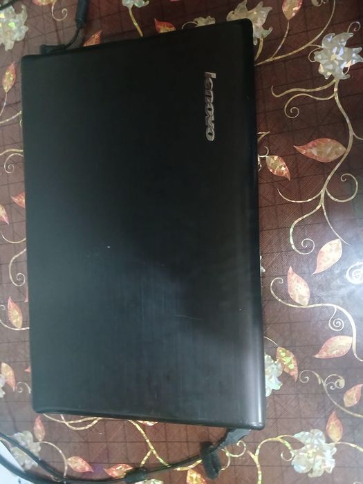 Ноутбук ленова .