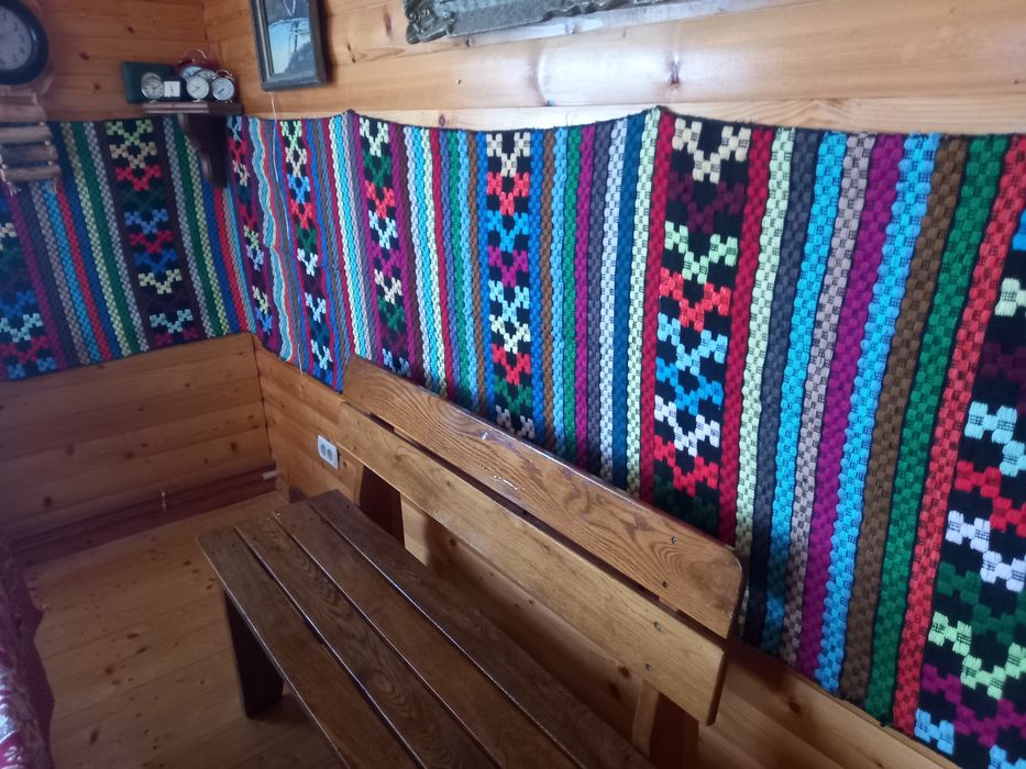 Vand covoare tradiționale vechi 400 lei superbe