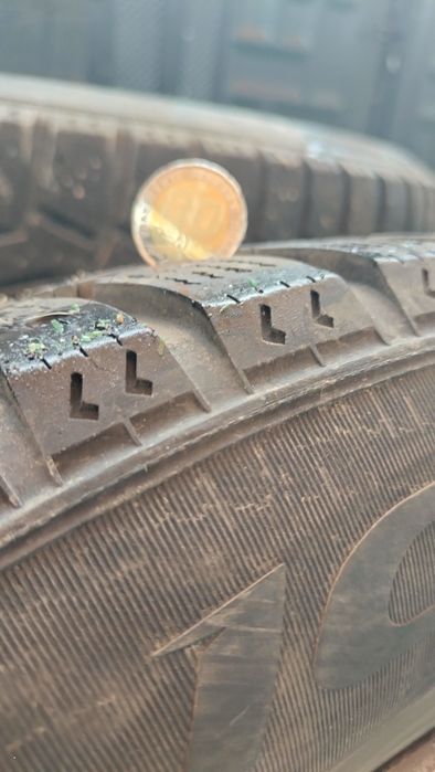 Зимние шины комплект