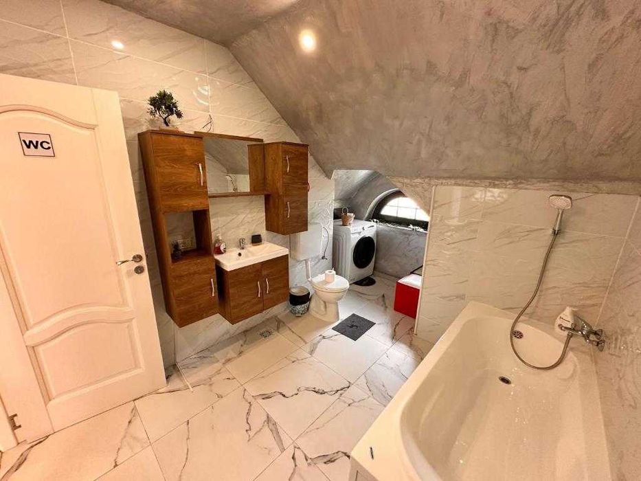 Vând vilă: pensiune funcțională sau locuință privată, 4 dorm.