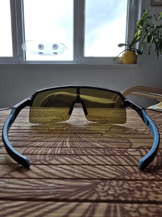 Слънчеви очила Oakley Sutro