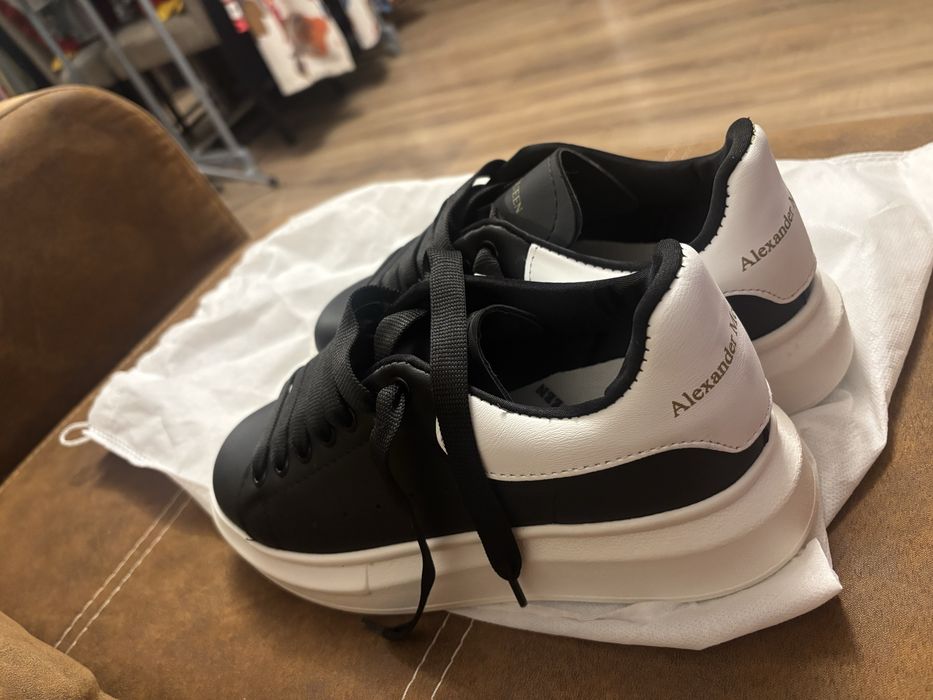 URGENT!Adidasi Alexander Mcqueen