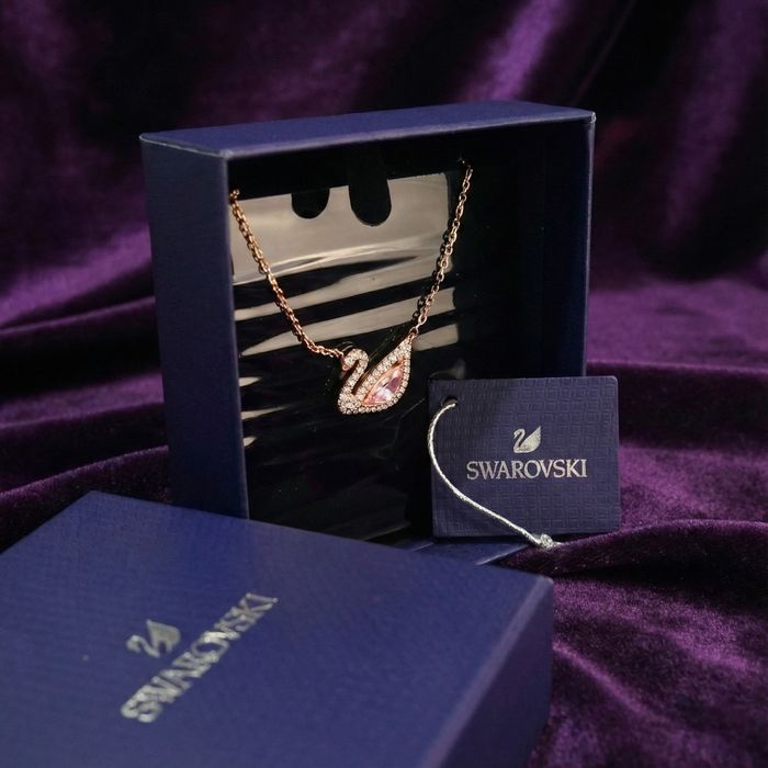 Colier Swan
Lebădă, Roz, Placat cu nuanță roz-aurie