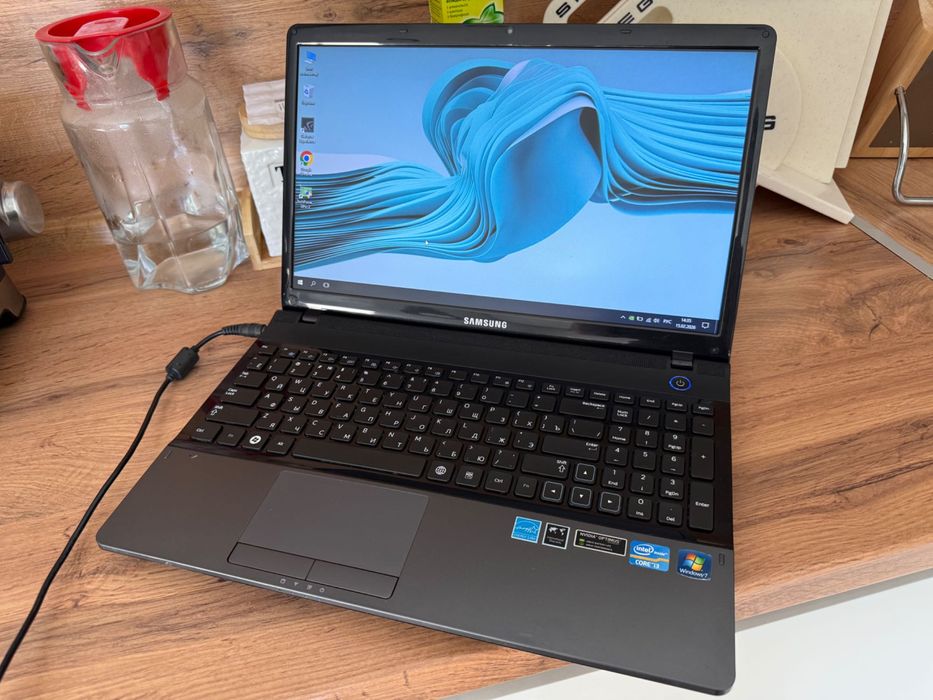 Samsung. Core i3. 2 Видеокарты