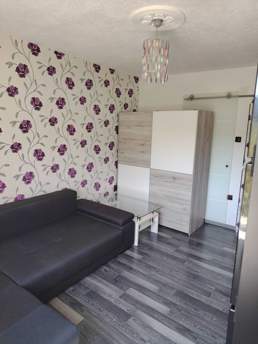 Vand Garsoniera in Oradea, etaj 2, renovata, complet utilata