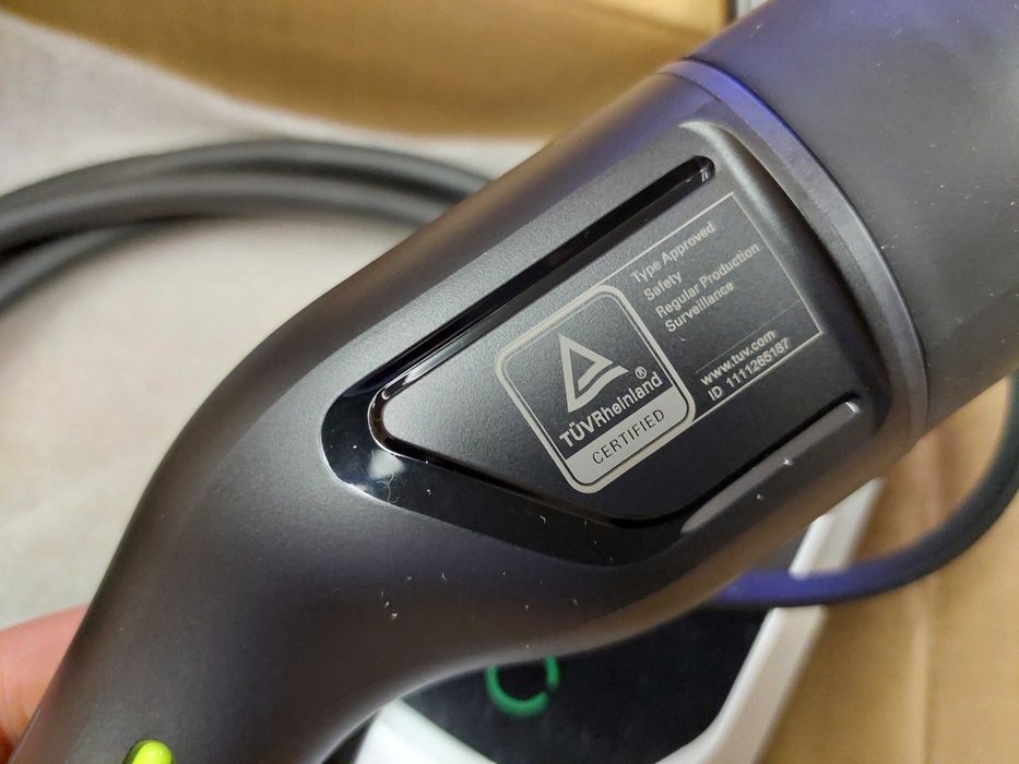 Зарядна станция за Електрически автомобил Type 2 -Шуко домашен контакт