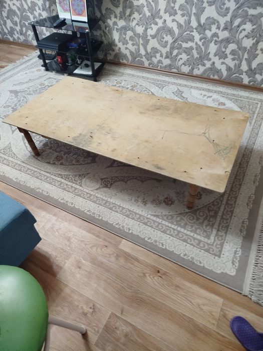 Продам стол 1000тг