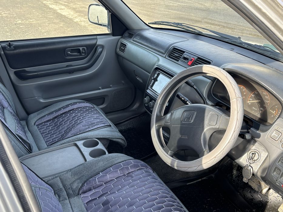 Продам машину Honda CR-V