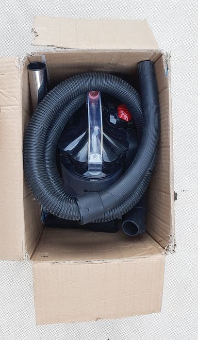 Rohnson R‑157 vacuum cleaner