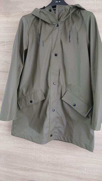 Pelerina ploaie noua