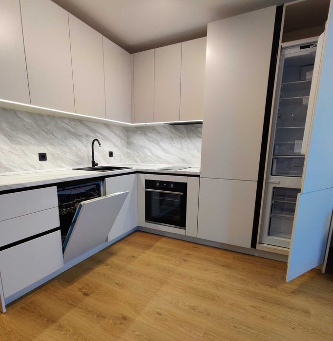 Дава се под наем Тристаен апартамент в София, Дружба 2 - 98 кв.м за 450 € - Снимка #1