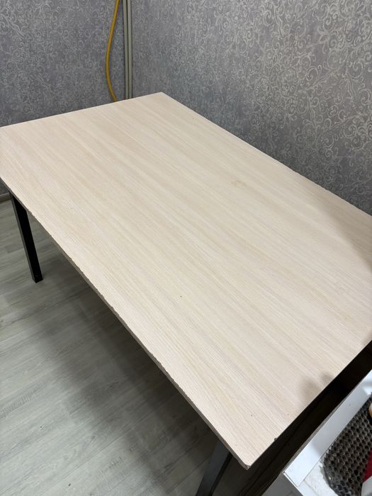 Кухонный стол срочно