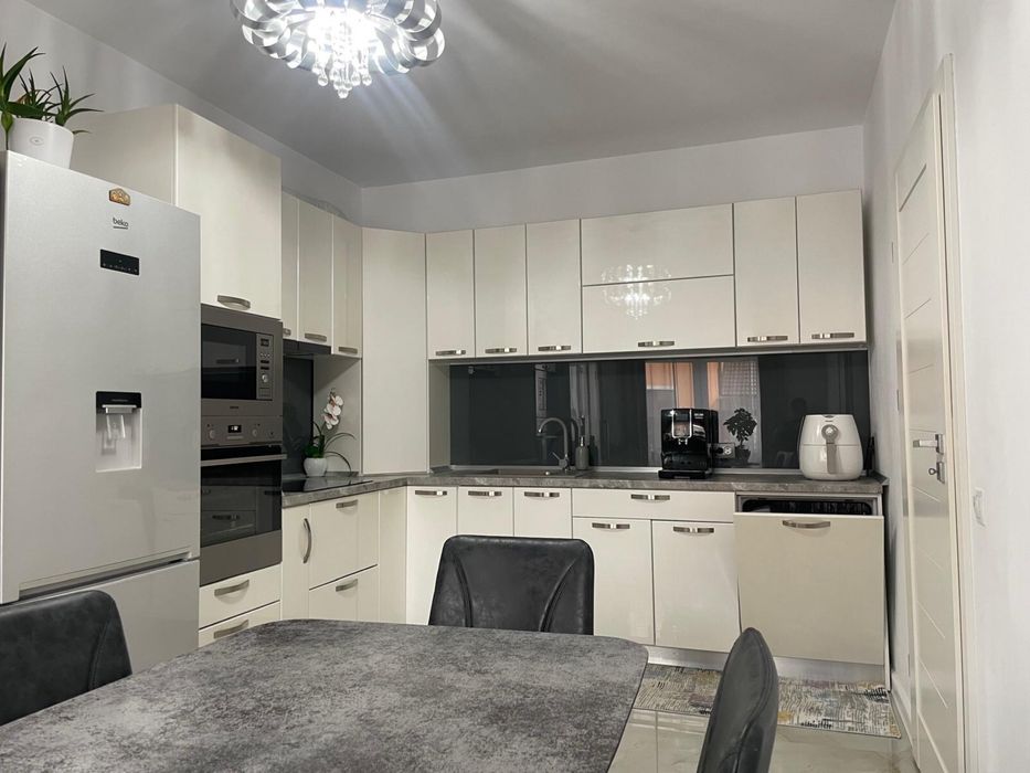 Casa tip duplex de vanzare, cartierul Arhitectilor, Calea Cisnadiei