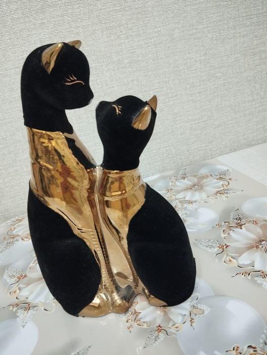 Сувениры , статуэтки , вазы