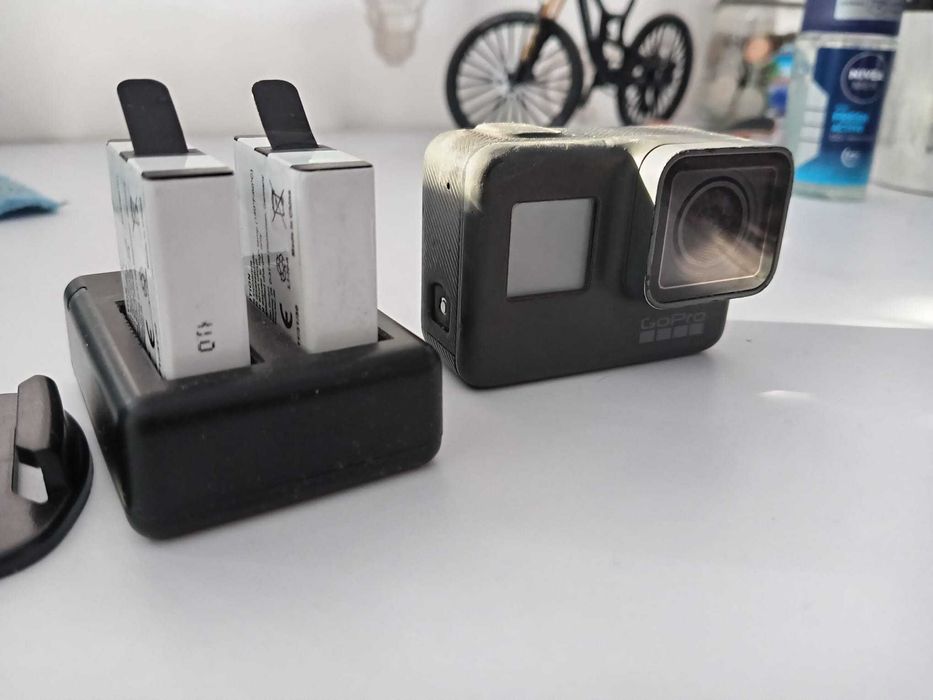 Vand Gopro Hero 6 Black Cu 2 Baterii si accesorii