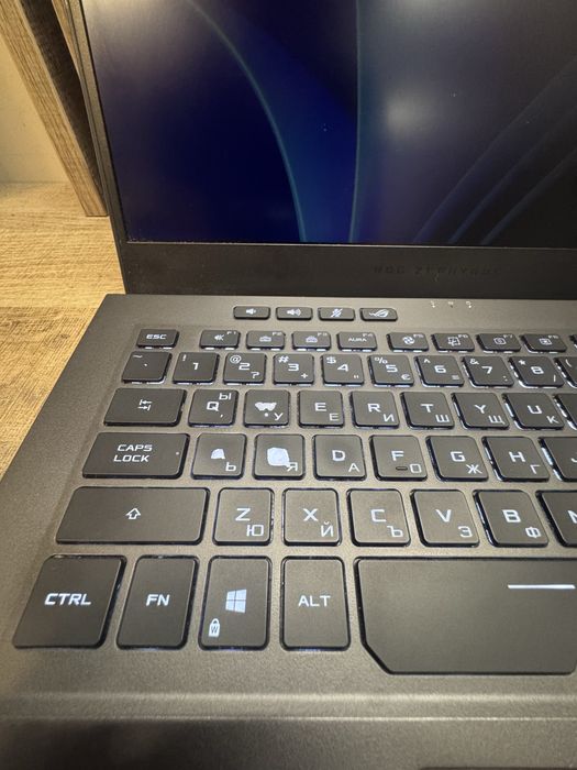 Продавам ASUS ROG Zephyrus G14 (GA401Q)