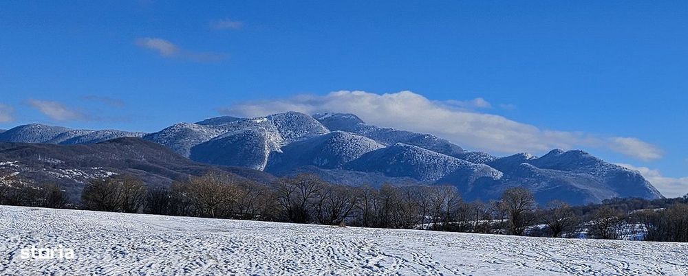 Teren cu panorama superba și pârâu, în Râșnov, zona Pănicel - Glăjerie