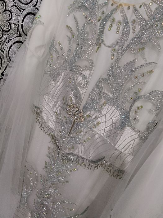 Kelinlar uchun ansabl, diadema va sarisi bilan ichida hammasi rangi oq