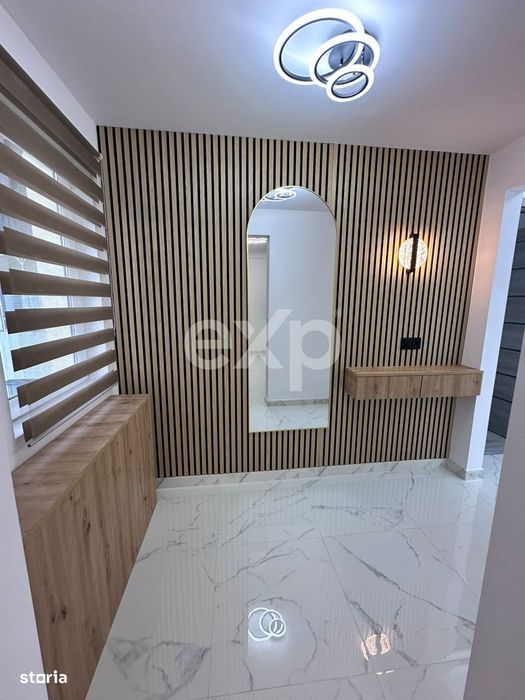 Apartament de vanzare – 3 camere , Micro 8 ,et 1